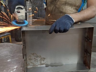 metal grinding and metal sanding features