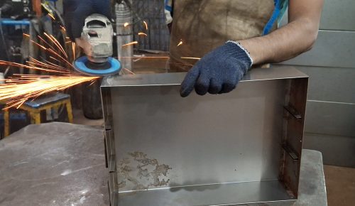 metal grinding and metal sanding features